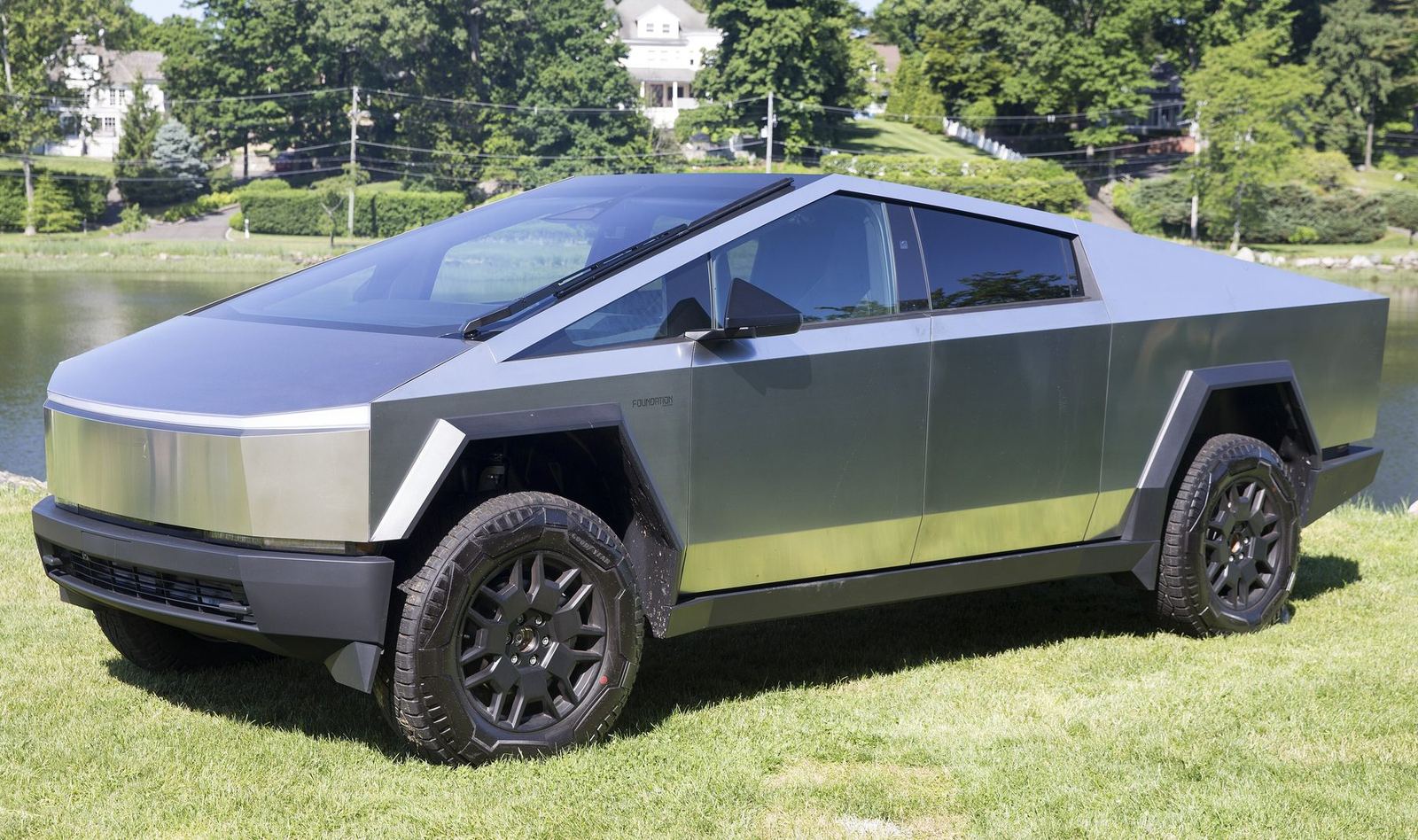 Tesla Cybertruck Cyberbeast